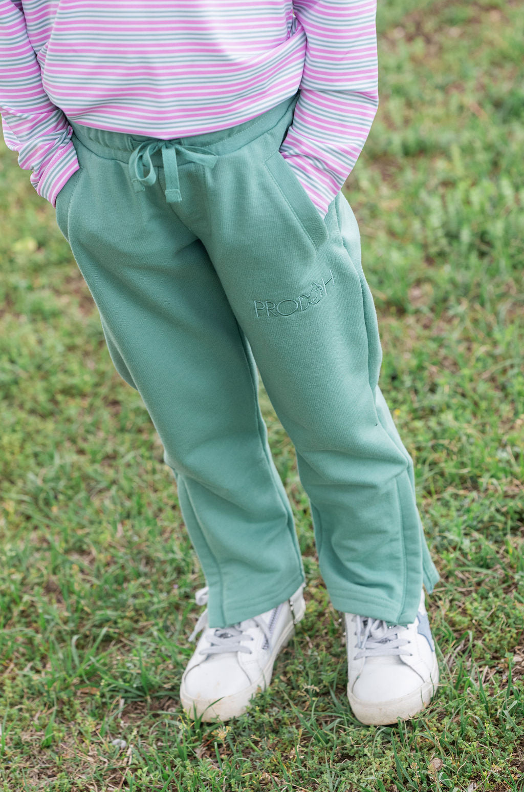 Pantalon de jogging "Sunday Funday" pour enfants, couleur vert épicéa givré