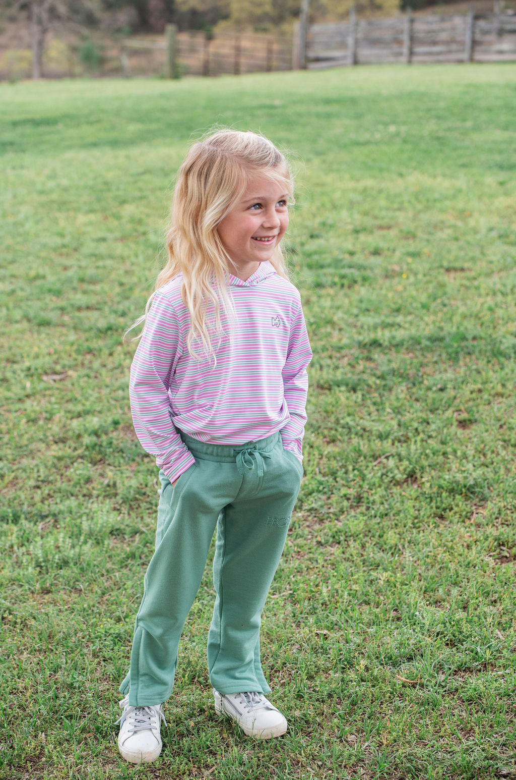 Pantalon de jogging "Sunday Funday" pour enfants, couleur vert épicéa givré