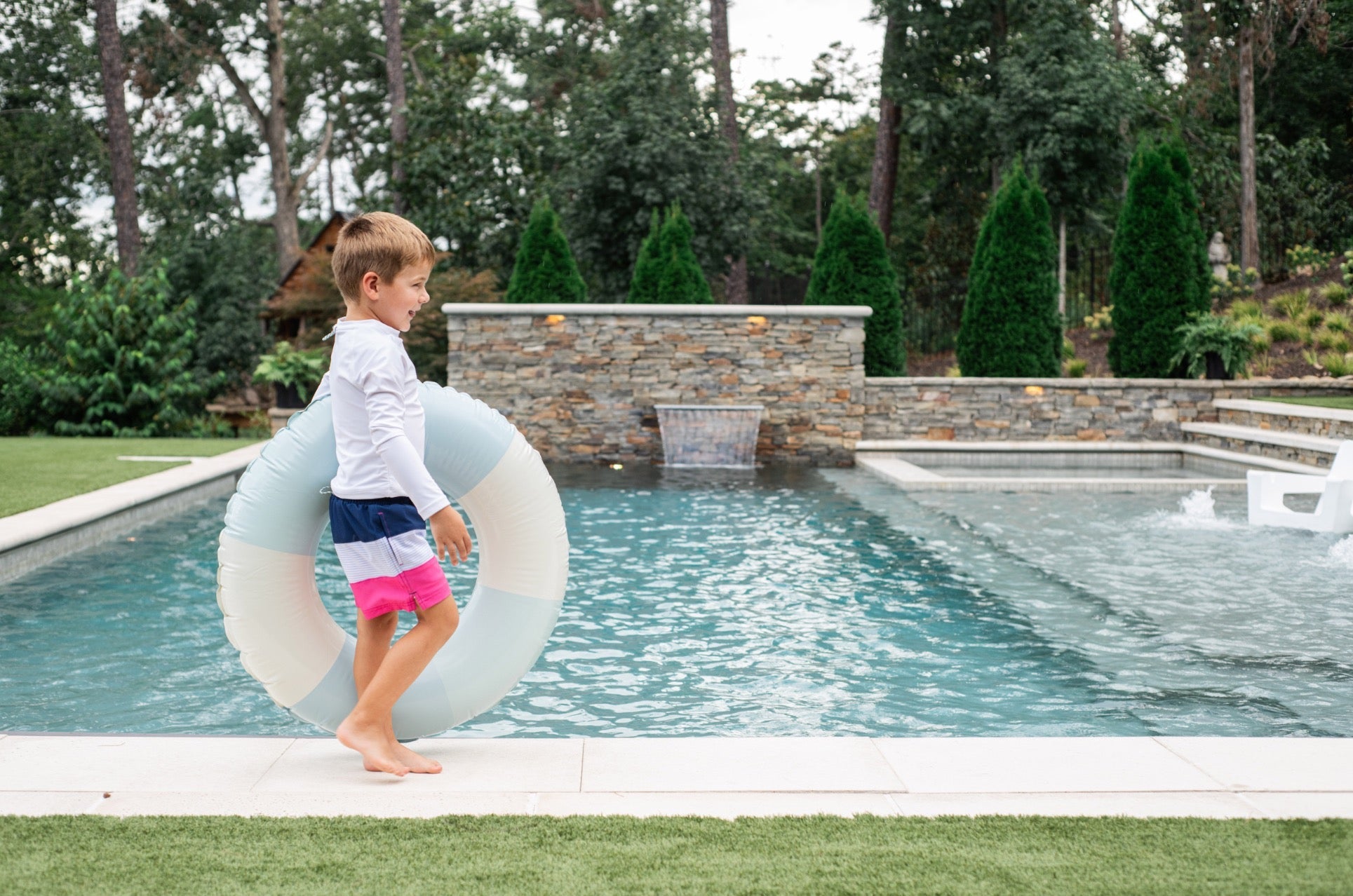Maillot de bain garçon bicolore marine/blanc/rose